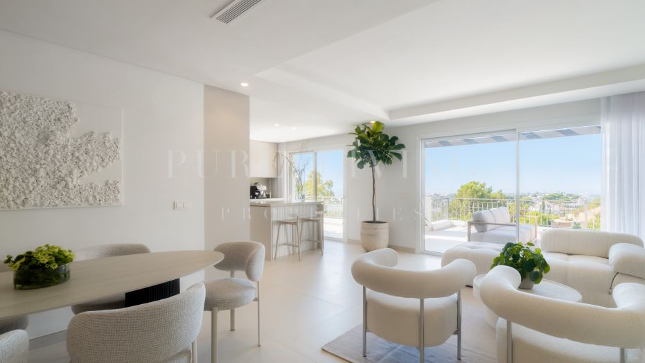 Superbe appartement de trois chambres avec piscine privée de type plunge pool et vues exceptionnelles, idéalement situé dans le quartier très prisé de La Quinta, Benahavís