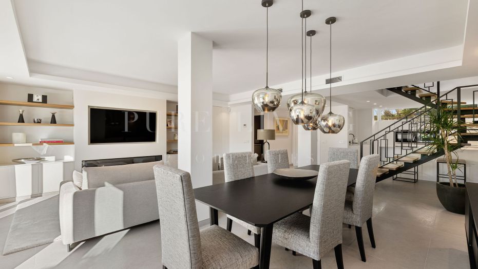 Elegante Scandinavisch Geïnspireerde Townhouse in La Quinta Hills, Benahavís