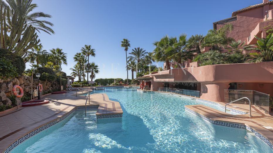 Duplex Penthouse voor lange termijn huur in Beach Side New Golden Mile, Estepona Oost
