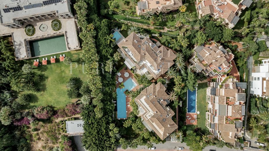 Luxe Volledig Gerenoveerd Appartement met Zeezicht in Retiro de Nagüeles, Marbella