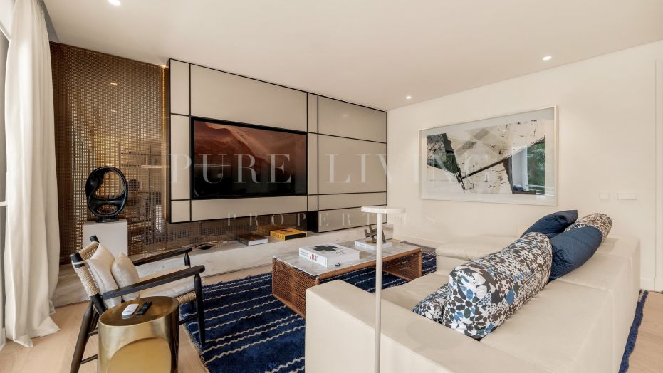 Luxury Renovated Apartment with Sea Views in Retiro de Nagüeles, Marbella