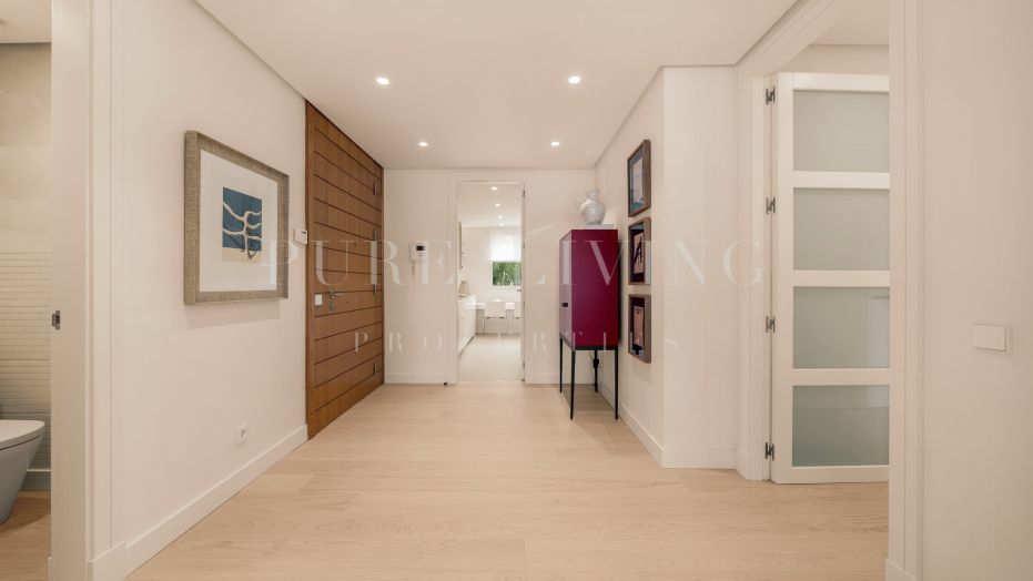 Luxe Volledig Gerenoveerd Appartement met Zeezicht in Retiro de Nagüeles, Marbella