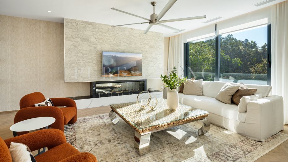 Family home in Parcelas del Golf, Nueva Andalucia