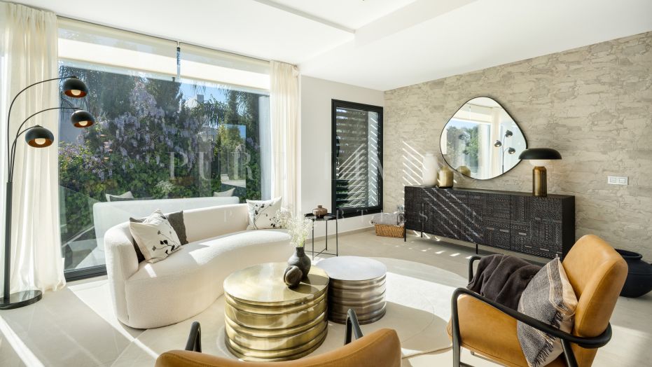 Family home in Parcelas del Golf, Nueva Andalucia