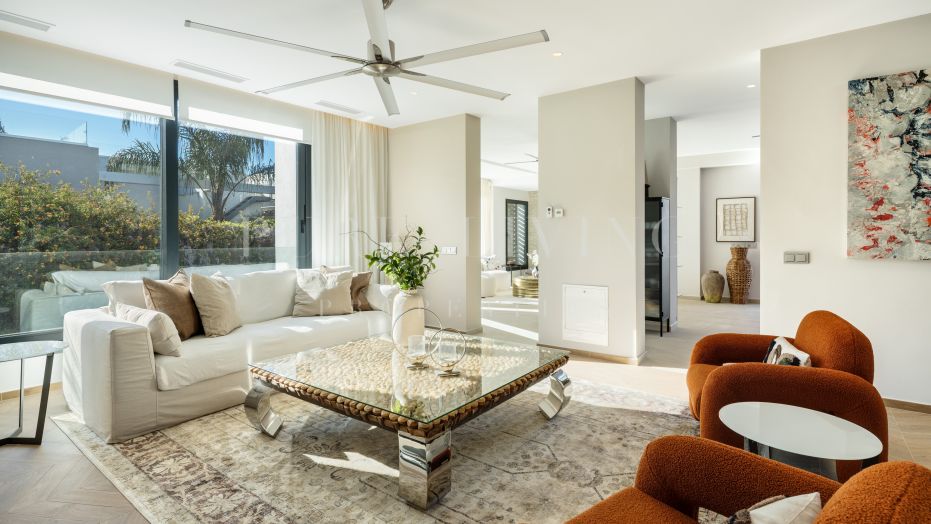 Family home in Parcelas del Golf, Nueva Andalucia