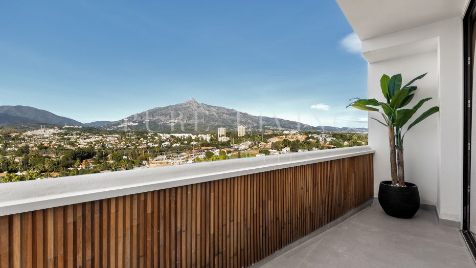 Apartment for sale in Jardines de Andalucia, Nueva Andalucia