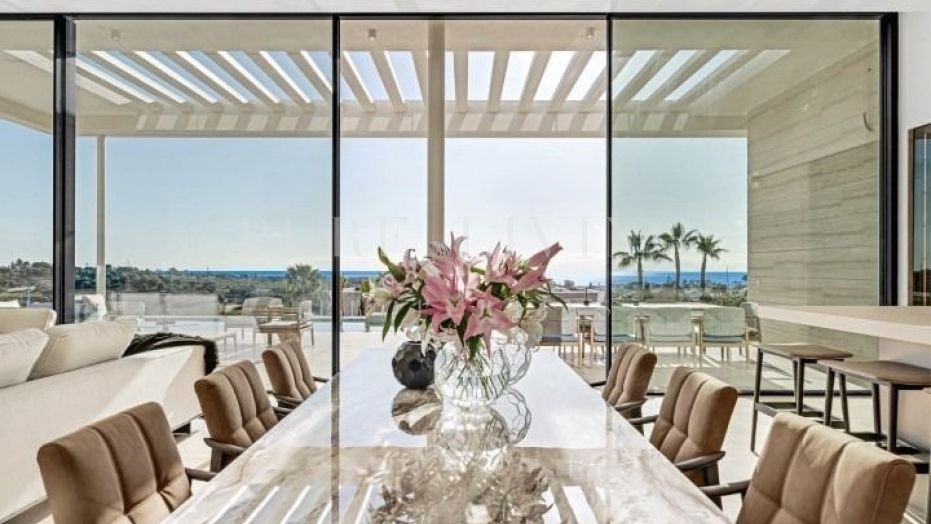 Schitterende 6-slaapkamer villa met het meest indrukwekkende panoramische uitzicht op zee, gelegen in de prestigieuze wijk Los Flamingos, Benahavís