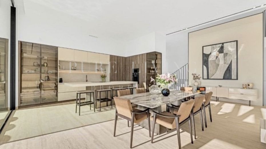 Schitterende 6-slaapkamer villa met het meest indrukwekkende panoramische uitzicht op zee, gelegen in de prestigieuze wijk Los Flamingos, Benahavís