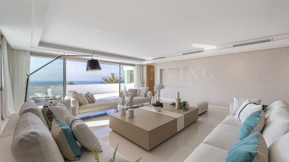 Exquisite Frontline Beach Apartment in Gray D'Albión with Sea Views and Premium Amenities