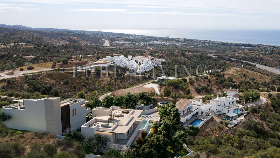 Magnificent villa with impressive sea views located in prime location, Altos de Los Monteros