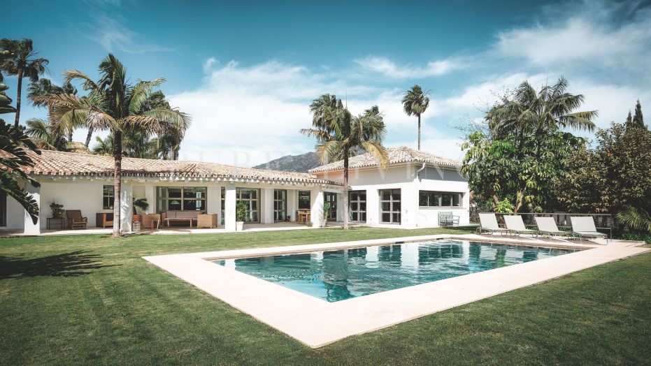 Luxueuse résidence privée de cinq chambres avec vue sur le golf à La Cerquilla