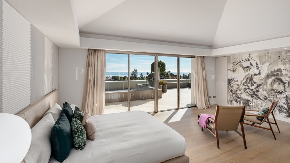 Villa avec vue panoramique sur les montagnes et la mer à vendre sur la Golden Mile de Marbella.