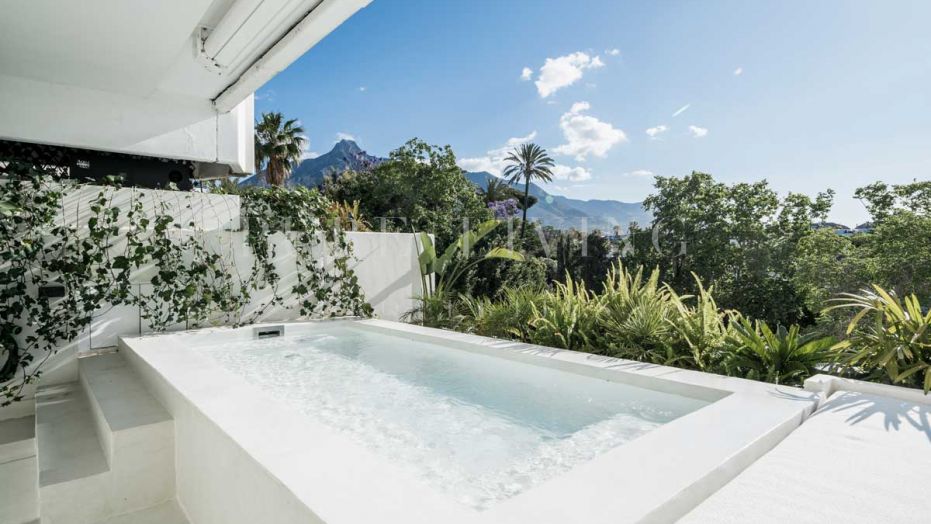 Spectaculaire appartement de trois chambres avec piscine privée à Las Terrazas de Las Lomas del Marbella Club