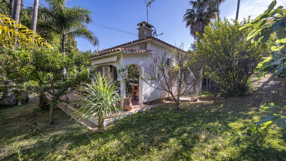 Mediterranean villa with great potential on the Golden Mile close to the beach