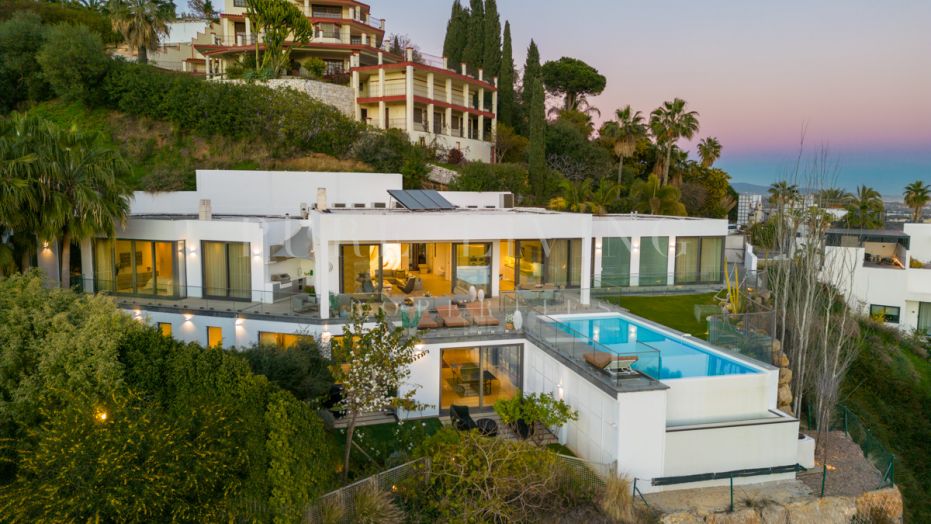 Superbe villa de sept chambres dans une communauté fermée avec vue panoramique à La Quinta.