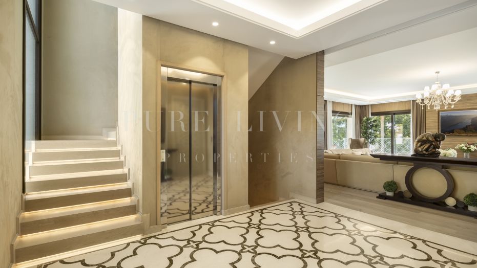 Luxe eerstelijns golf gezinswoning in Los Naranjos Golf, Nueva Andalucia