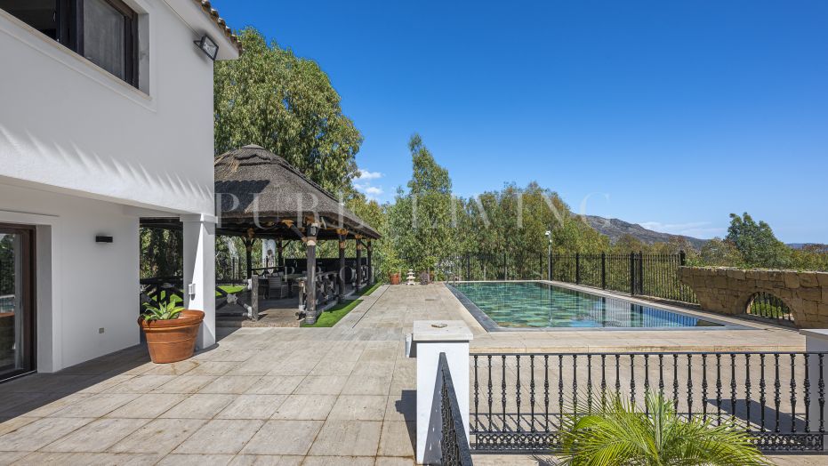 Villa El Herrojo: Luxury mountainside retreat