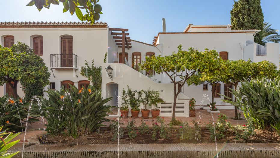 Mooi twee slaapkamer appartement dichtbij het strand, gelegen in Señorio de Marbella