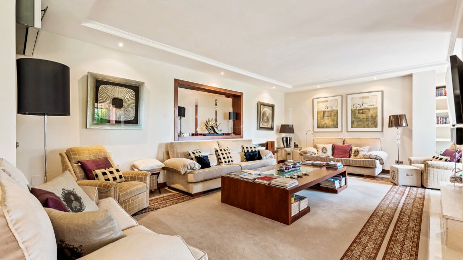 Villa a la venta en Haza del Conde, Nueva Andalucia