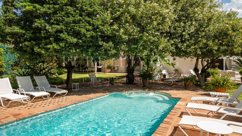 Magnifique villa de huit chambres située dans le prestigieux Marbella Club, Golden Mile