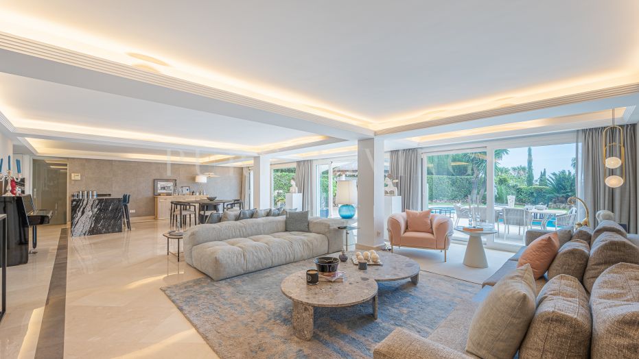 Indrukwekkende Andalusische stijl villa in Altos Reales, Marbella Golden Mile – Exclusieve gated community.