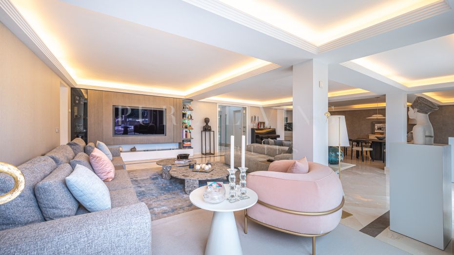 Indrukwekkende Andalusische stijl villa in Altos Reales, Marbella Golden Mile – Exclusieve gated community.