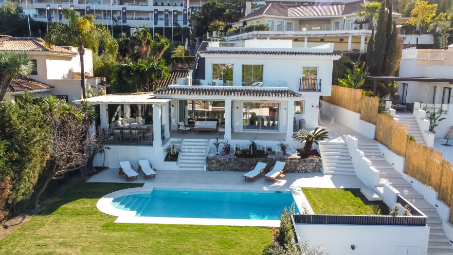 Nieuw gerenoveerde villa met zes slaapkamers direct naast de golfbanen van Las Brisas