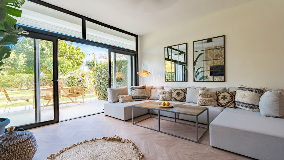 Newly renovated frontline golf townhouse in Nueva Andalucía