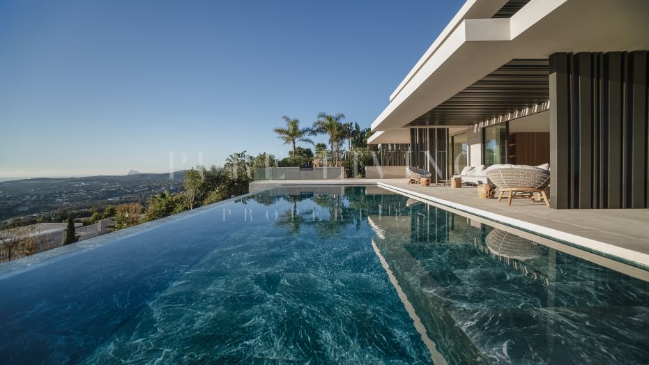 Luxury Villa in La Reserva Sotogrande with panoramic sea views