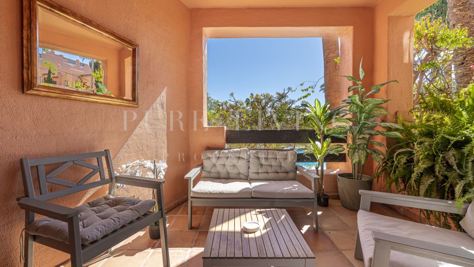 Impresionante apartamento de 3 dormitorios con fantásticas vistas a la piscina en Oasis de Marbella