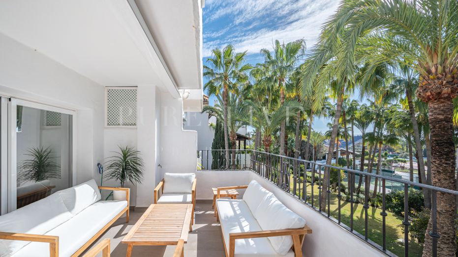 Duplex Penthouse voor korte termijn huur in Marina Puente Romano, Marbella Golden Mile