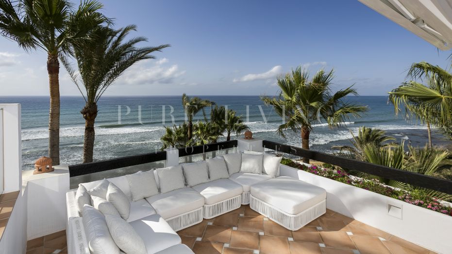 One-of-a-kind, Frontline Beach, 5-bedroom Duplex Penthouse with Private Pool