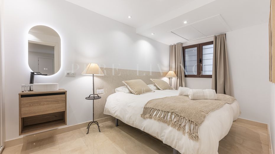Beachfront Three Bedroom Apartment on Marbella’s Golden Mile