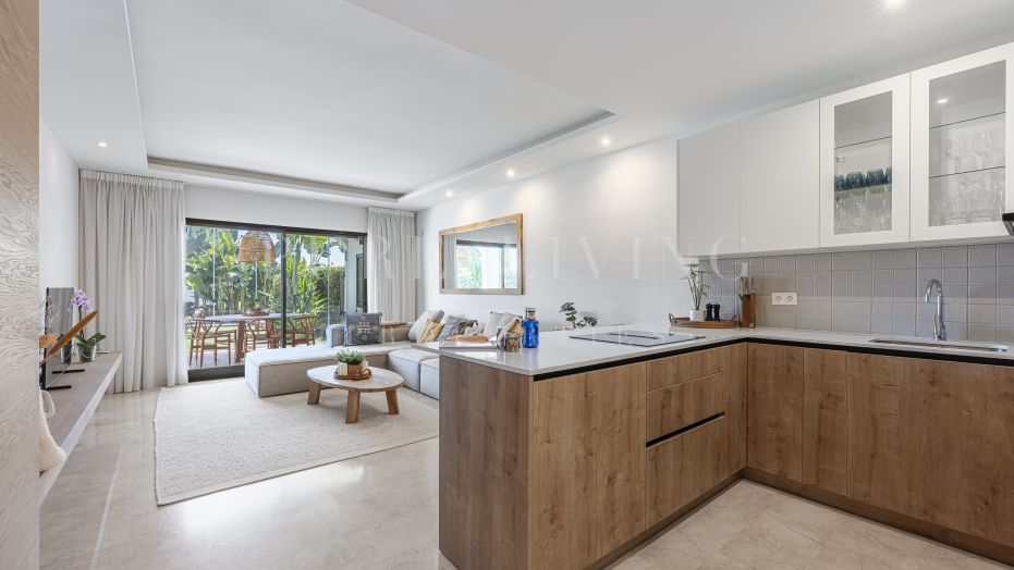 Beachfront Three Bedroom Apartment on Marbella’s Golden Mile