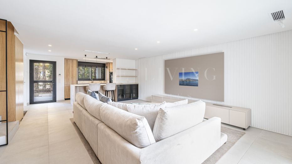 Nouvelle promotion de maisons de ville de luxe de quatre chambres à coucher à Nagueles