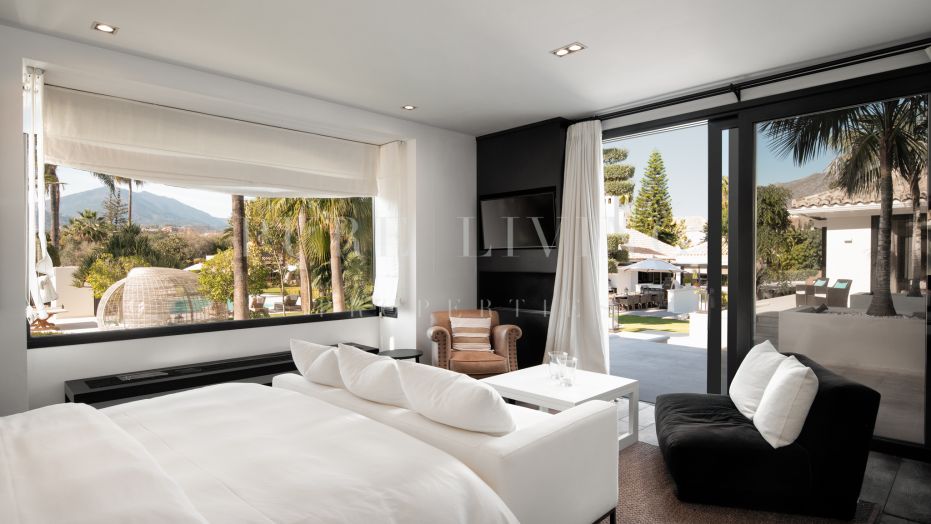 Outstanding 7-bedroom Villa, Front line Golf in Nueva Andalucia.