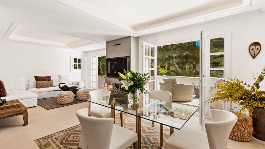 Apartamento único de tres dormitorios en Puente Romano.