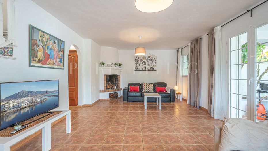 Villas and apartments for sale in La Virginia, Marbella Golden Mile