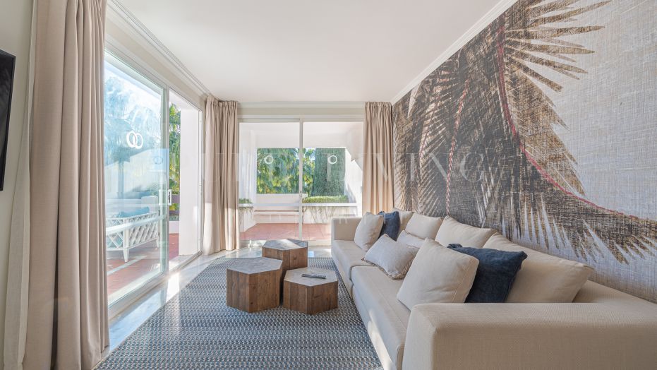 Apartamento dúplex de esquina en Marina Puente Romano