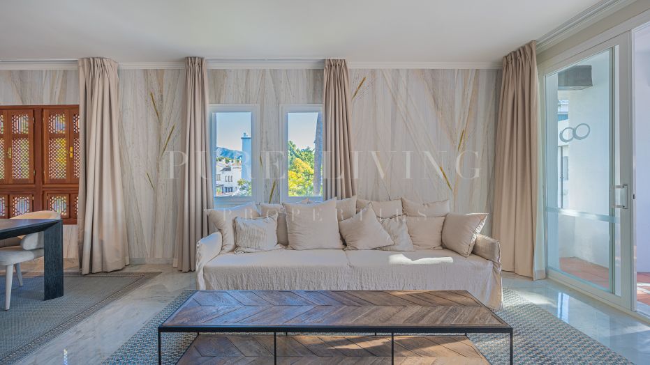 Apartamento dúplex de esquina en Marina Puente Romano