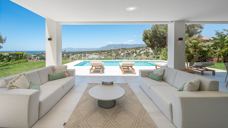 Splendide villa de quatre chambres à Artola Alta avec une vue fantastique sur la mer.