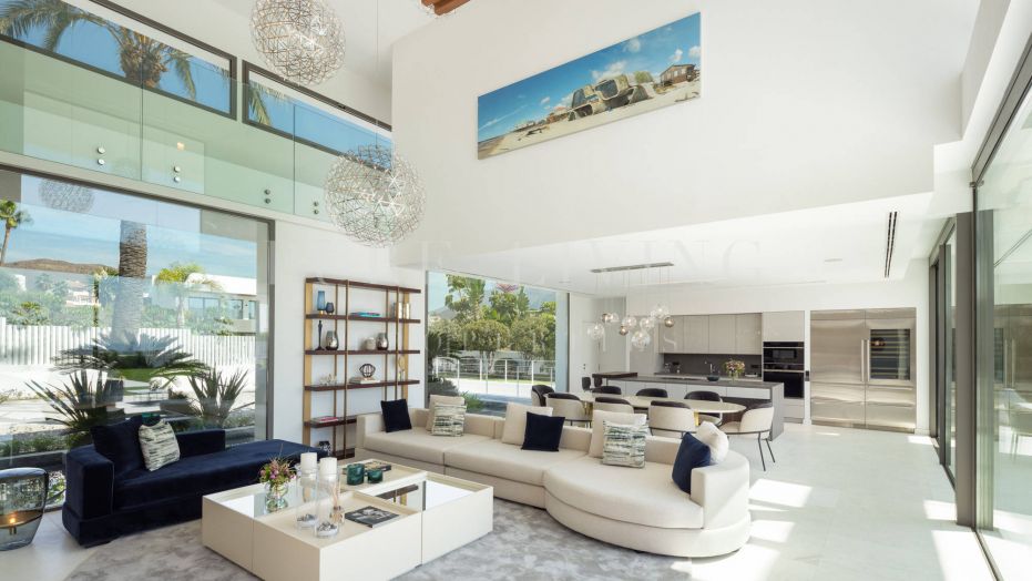 Eigentijdse villa met spectaculair zeezicht in Cerquilla, Nueva Andalucia