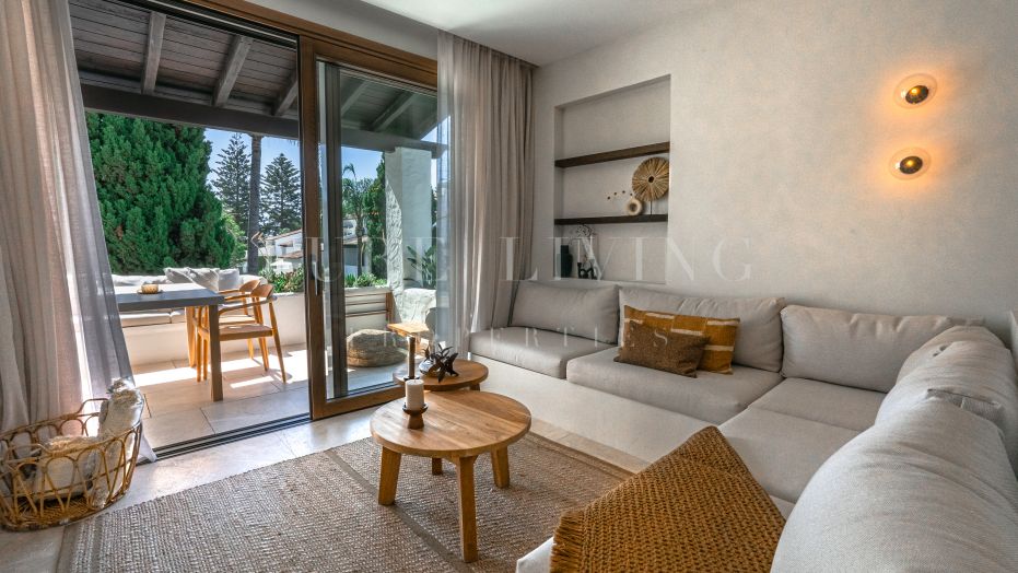 Suite familiale d'une chambre récemment rénovée au sein du Puente Romano Beach & Spa Resort 5*.