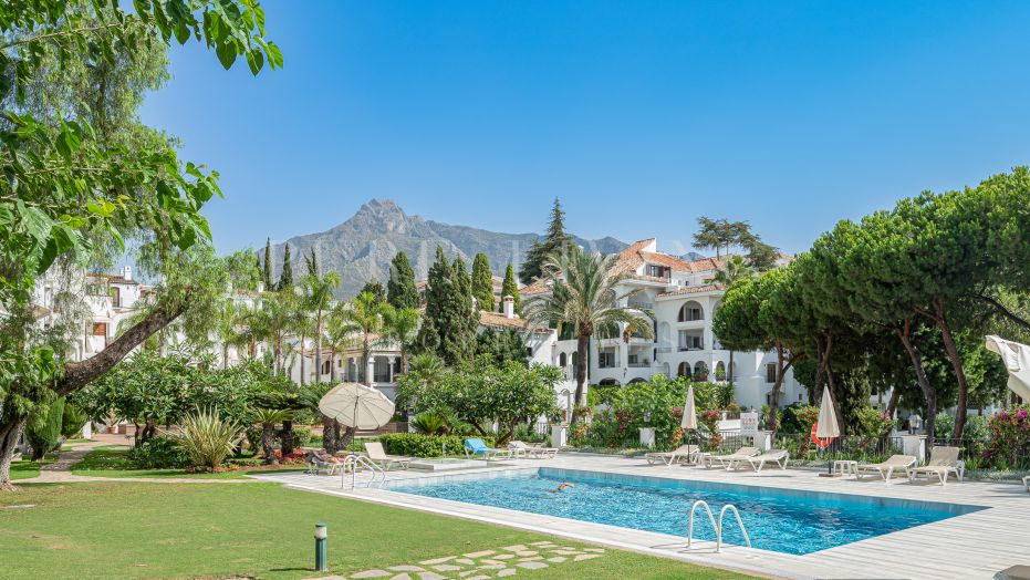 Elegant twee slaapkamer appartement in Señorio de Marbella.