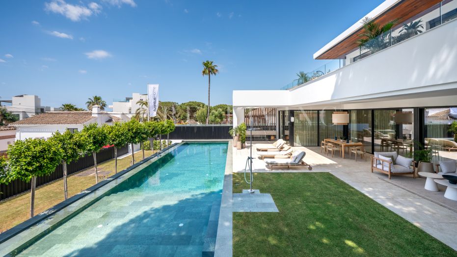 Marbesa – Contemporary Six-Bedroom Luxury Villa