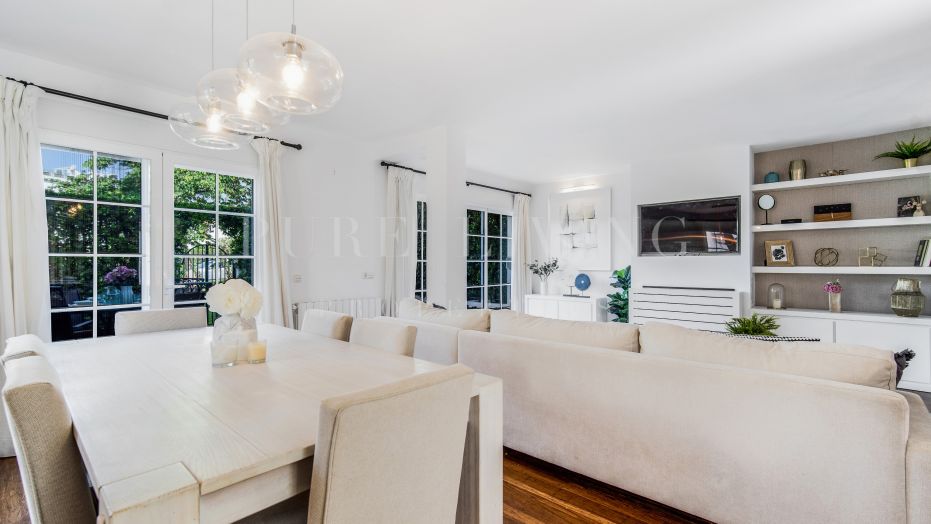 An exceptional frontline beach four bedroom townhouse in Marbellamar