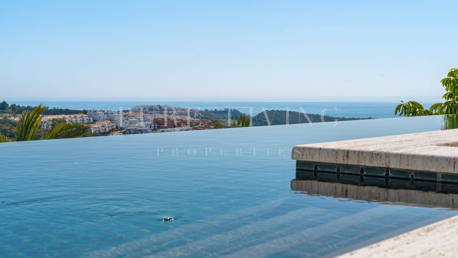 Villa de plain-pied surélevée à Finca Cortesín – vues golf et mer
