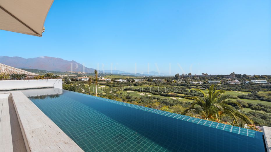 Villa de plain-pied surélevée à Finca Cortesín – vues golf et mer