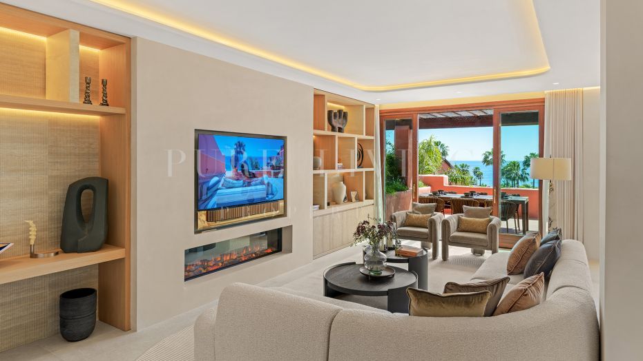 Ático Dúplex de Lujo en Primera Línea de Playa en Torre Bermeja, Estepona