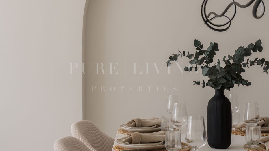 Beautifully refurbished 4 bedroom townhouse in the heart of Nueva Andalucía
